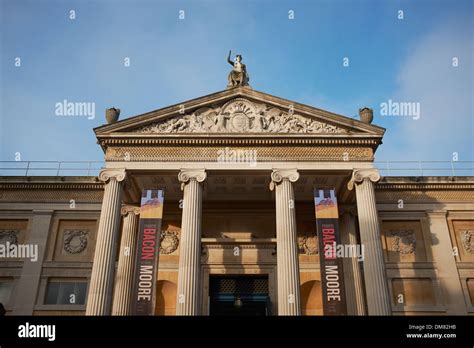 English city site of the Ashmolean Museum .